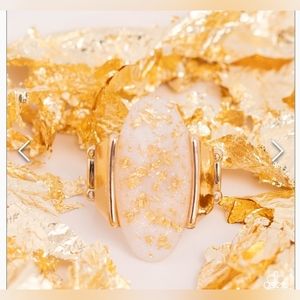 Shimmery Sovereign White Ring  💍 GOLD